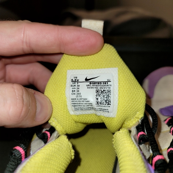 Nike Women's Air Max 270 - Picture 6 of 6